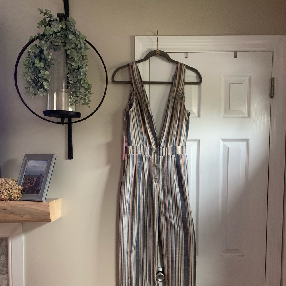 Striped Deep V Romper 🌻 - Picture 3 of 4